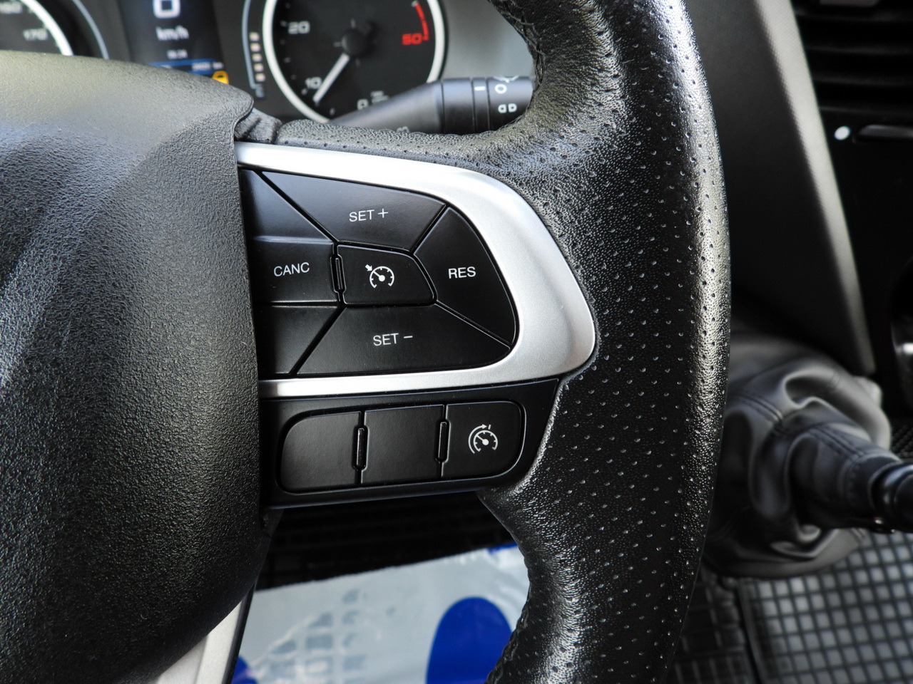 Curtain side van IVECO DAILY 35S18 TARPAULIN LIFT 8 PALLETS CRUISE CONTROL AIR CONDITIONING 180HP: picture 39 Curtain side van IVECO DAILY 35S18 TARPAULIN LIFT 8 PALLETS CRUISE CONTROL AIR CONDITIONING 180HP: picture 39