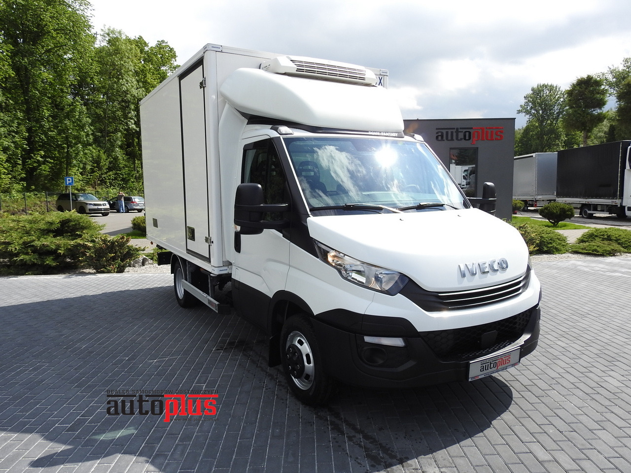 IVECO DAILY 50C15 REGRIGERATOR BOX -5*C POWER SUPPLY 230V AIR CONDITIONING TWIN WHEELS 150HP - Refrigerated van: picture 1 IVECO DAILY 50C15 REGRIGERATOR BOX -5*C POWER SUPPLY 230V AIR CONDITIONING TWIN WHEELS 150HP - Refrigerated van: picture 1