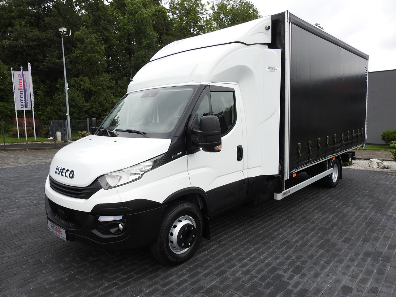 Leasing of IVECO DAILY 70C18 TARPAULIN LIFT 12 PALLETS WEBASTO CRUISE CONTROL TWIN WHEELS AIR CONDITIONING  180HP IVECO DAILY 70C18 TARPAULIN LIFT 12 PALLETS WEBASTO CRUISE CONTROL TWIN WHEELS AIR CONDITIONING  180HP: picture 6