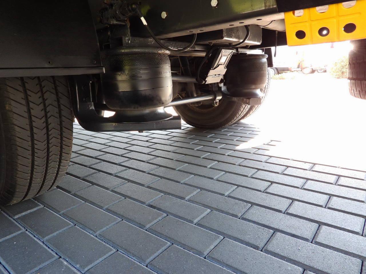 Box truck IVECO DAILY 72C18 LIFT 14 PALLETS CRUISE CONTROL PNEUMATICS AUTOMATIC TRANSMISSION HI-MATIC TWIN WHEELS AIR CONDITIONING  180HP: picture 19