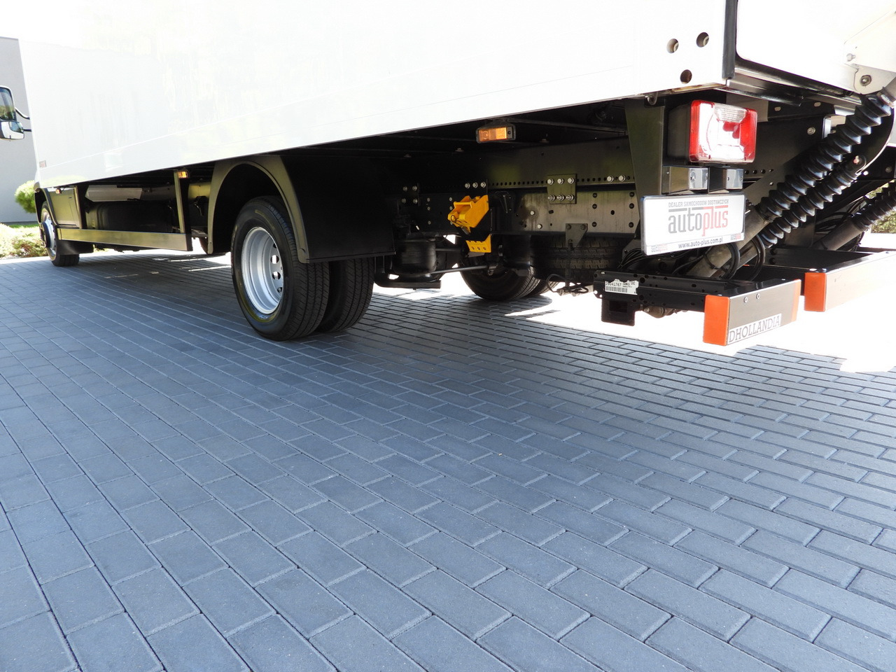 Box truck IVECO DAILY 72C18 LIFT 14 PALLETS CRUISE CONTROL PNEUMATICS AUTOMATIC TRANSMISSION HI-MATIC TWIN WHEELS AIR CONDITIONING  180HP: picture 15