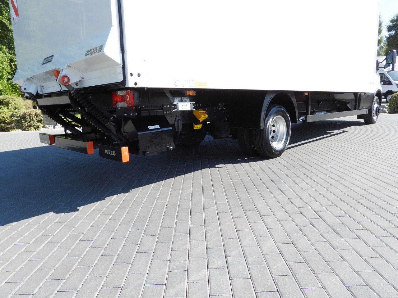 Box truck IVECO DAILY 72C18 LIFT 14 PALLETS CRUISE CONTROL PNEUMATICS AUTOMATIC TRANSMISSION HI-MATIC TWIN WHEELS AIR CONDITIONING  180HP: picture 21