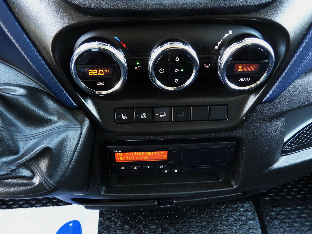 Box truck IVECO DAILY 72C18 LIFT 14 PALLETS CRUISE CONTROL PNEUMATICS AUTOMATIC TRANSMISSION HI-MATIC TWIN WHEELS AIR CONDITIONING  180HP: picture 40