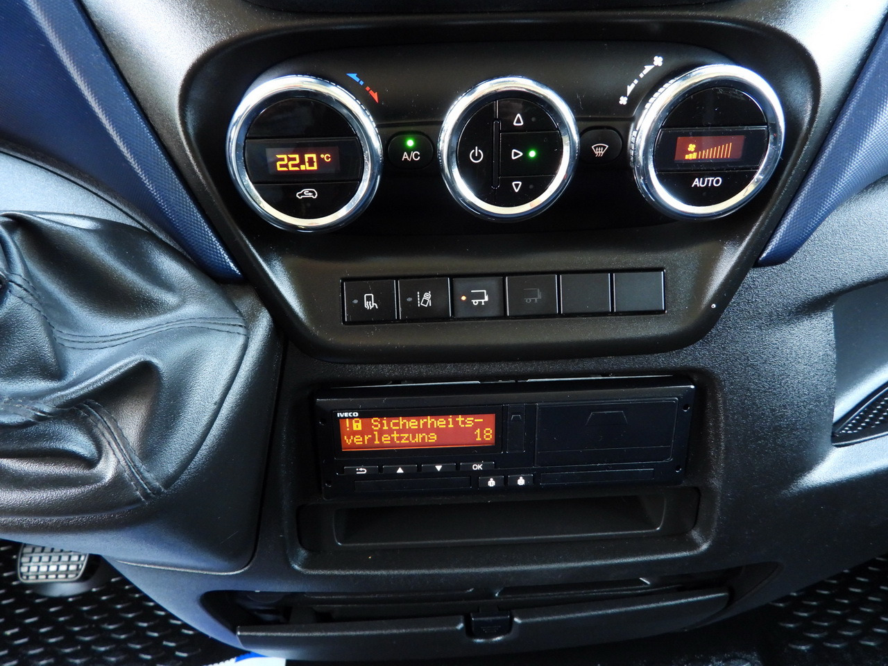 Box truck IVECO DAILY 72C18 LIFT 14 PALLETS CRUISE CONTROL PNEUMATICS AUTOMATIC TRANSMISSION HI-MATIC TWIN WHEELS AIR CONDITIONING  180HP: picture 43