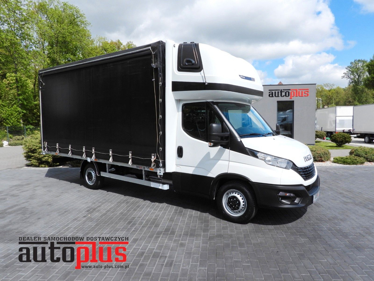 Iveco DAILY 35S18 PRITSCHE PLANE 10 PALETTEN WEBASTO - Curtain side van: picture 1 Iveco DAILY 35S18 PRITSCHE PLANE 10 PALETTEN WEBASTO - Curtain side van: picture 1