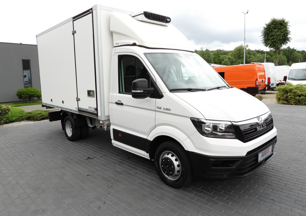 MAN TGE 3.180 REGRIGERATOR BOX 0*C CRUISE CONTROL TWIN WHEELS AIR CONDITIONING 180HP - Refrigerated van: picture 4 MAN TGE 3.180 REGRIGERATOR BOX 0*C CRUISE CONTROL TWIN WHEELS AIR CONDITIONING 180HP - Refrigerated van: picture 4