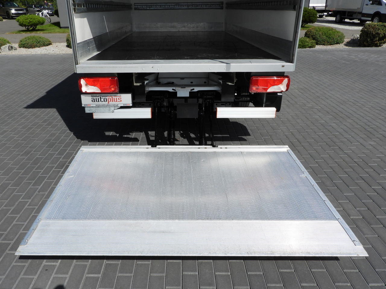 Box van MERCEDES SPRINTER 514 BOX LIFT 8 PALLETS CRUISE CONTROL TWIN WHEELS AIR CONDITIONING  140HP: picture 19
