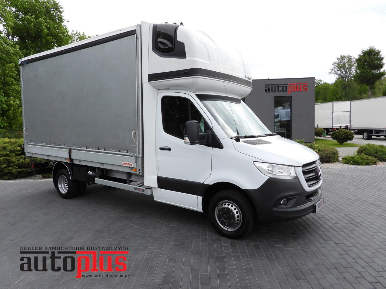 MERCEDES SPRINTER 519 TARPAULIN 8 PALLETS WEBASTO CRUISE CONTROL TWIN WHEELS AIR CONDITIONING 190HP - Curtain side van: picture 1 MERCEDES SPRINTER 519 TARPAULIN 8 PALLETS WEBASTO CRUISE CONTROL TWIN WHEELS AIR CONDITIONING 190HP - Curtain side van: picture 1