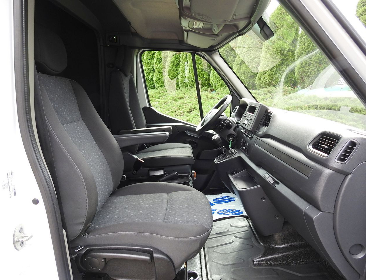 Curtain side van OPEL MOVANO: picture 43