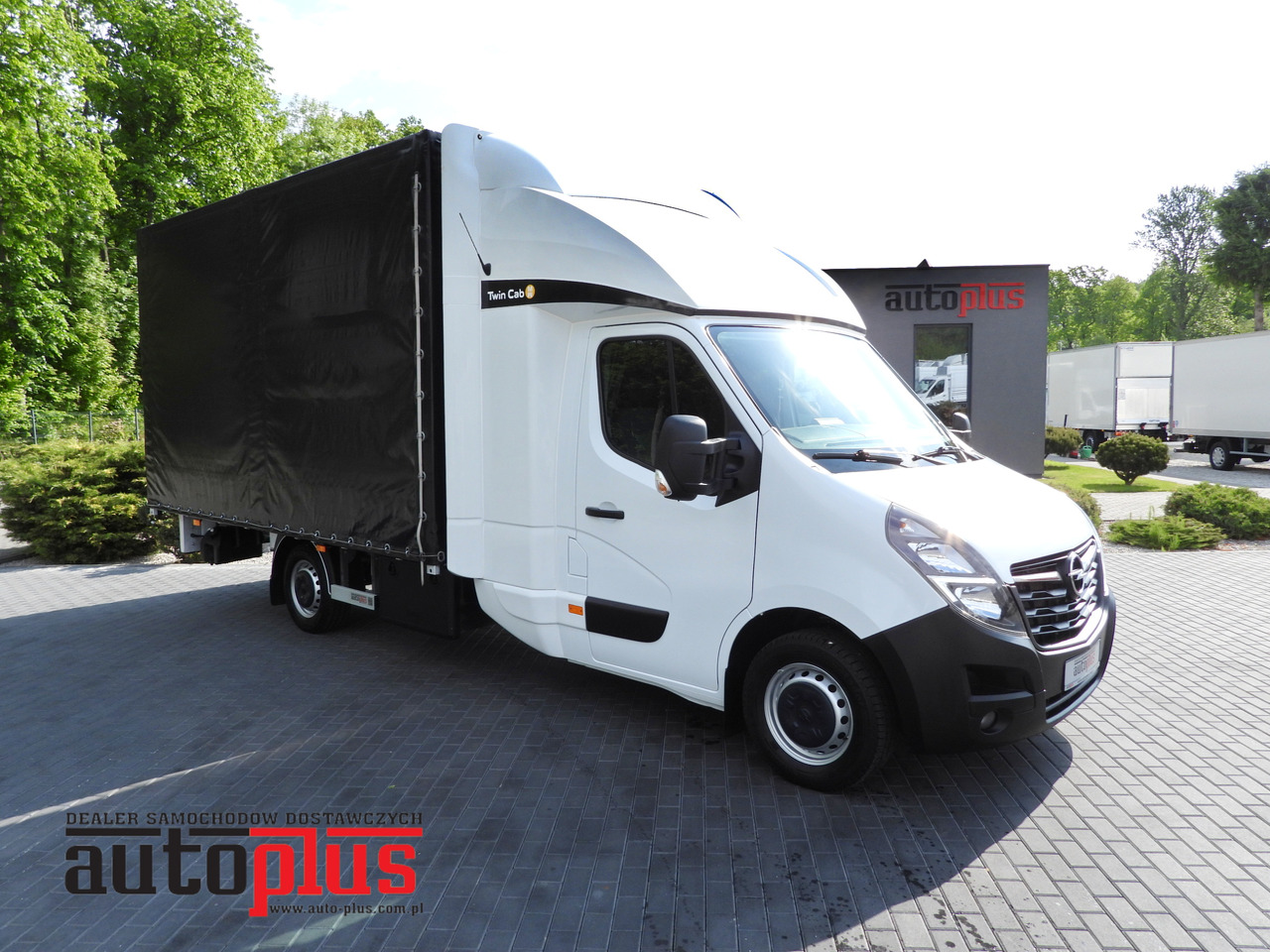 Opel MOVANO PRITSCHE PLANE 10 PALETTEN WEBASTO A/C - Curtain side van, Combi van: picture 1 Opel MOVANO PRITSCHE PLANE 10 PALETTEN WEBASTO A/C - Curtain side van, Combi van: picture 1