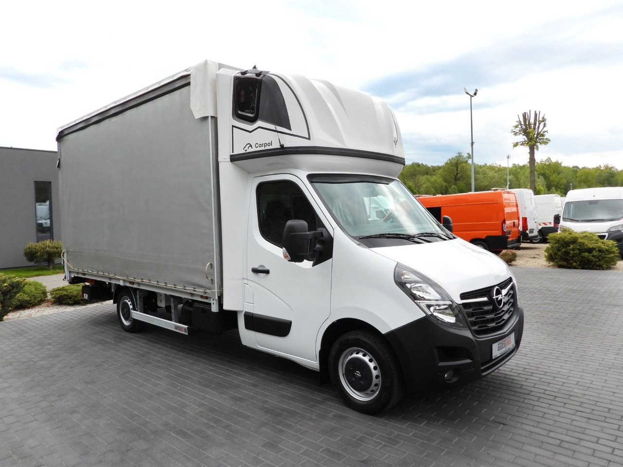Opel MOVANO PRITSCHE PLANE AUFZUG 9 PALETTEN WEBASTO - Curtain side van: picture 4 Opel MOVANO PRITSCHE PLANE AUFZUG 9 PALETTEN WEBASTO - Curtain side van: picture 4