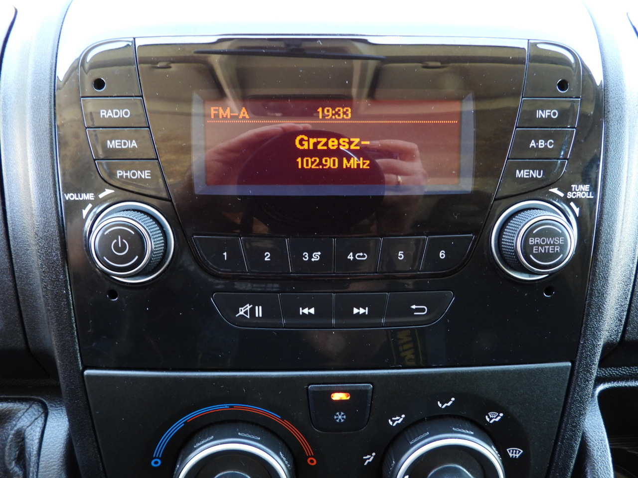 Box van PEUGEOT BOXER BOX LIFT 8 PALLETS CRUISE CONTROL AIR CONDITIONING 130HP: picture 32 Box van PEUGEOT BOXER BOX LIFT 8 PALLETS CRUISE CONTROL AIR CONDITIONING 130HP: picture 32