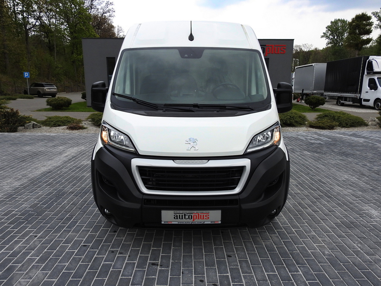 PEUGEOT BOXER REFRIGERATOR VAN 0*C CRUISE CONTROL NAVIGATION AIR CONDITIONING  135HP - Refrigerated van: picture 5 PEUGEOT BOXER REFRIGERATOR VAN 0*C CRUISE CONTROL NAVIGATION AIR CONDITIONING  135HP - Refrigerated van: picture 5