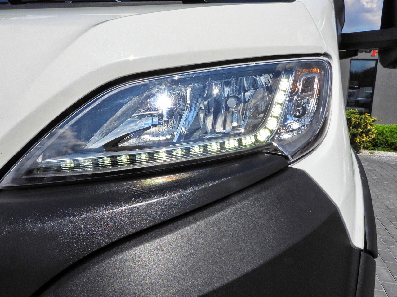 Refrigerated van PEUGEOT BOXER REGRIGERATOR BOX 0*C 8 PALLETS CRUISE CONTROL LED LIGHTS AIR CONDITIONING 165HP: picture 26 Refrigerated van PEUGEOT BOXER REGRIGERATOR BOX 0*C 8 PALLETS CRUISE CONTROL LED LIGHTS AIR CONDITIONING 165HP: picture 26