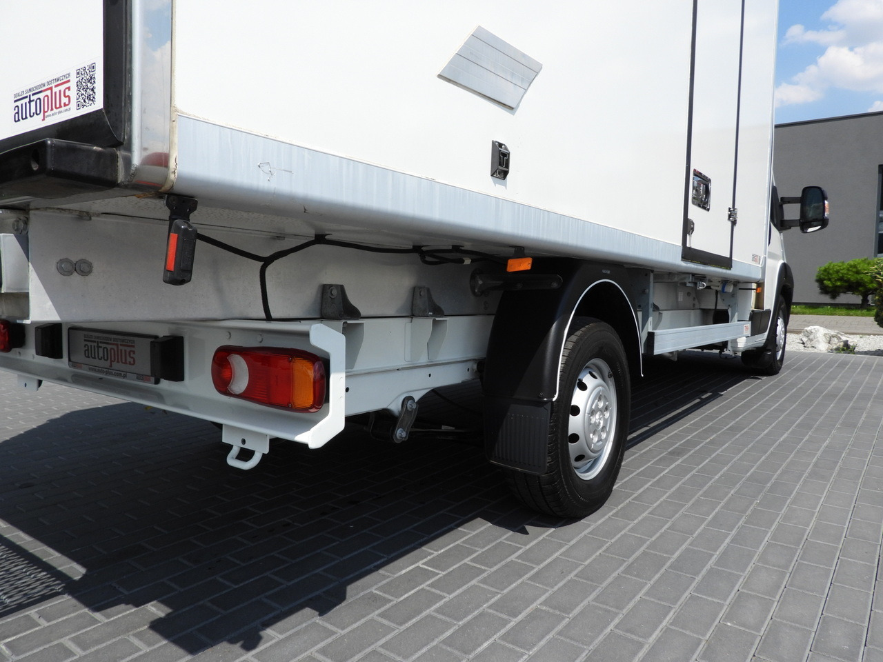 Refrigerated van PEUGEOT BOXER REGRIGERATOR BOX 0*C 8 PALLETS CRUISE CONTROL LED LIGHTS AIR CONDITIONING 165HP: picture 18 Refrigerated van PEUGEOT BOXER REGRIGERATOR BOX 0*C 8 PALLETS CRUISE CONTROL LED LIGHTS AIR CONDITIONING 165HP: picture 18