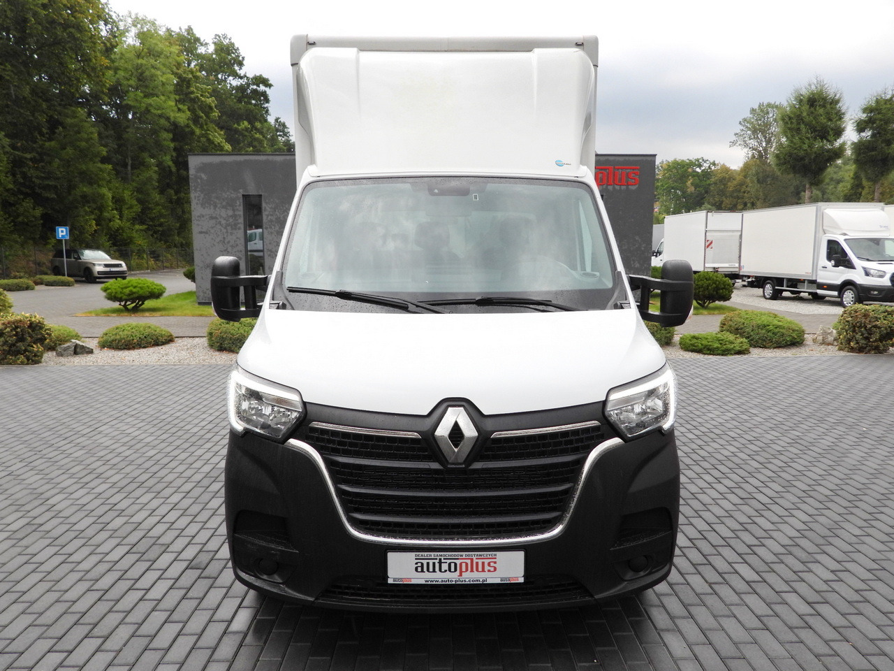 RENAULT MASTER BOX LIFT 8 PALLETS CRUISE CONTROL LED LIGHTS AIR CONDITIONING 145HP - Box van: picture 5 RENAULT MASTER BOX LIFT 8 PALLETS CRUISE CONTROL LED LIGHTS AIR CONDITIONING 145HP - Box van: picture 5