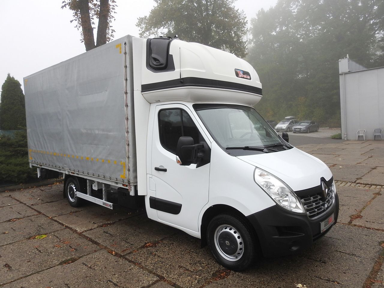 RENAULT MASTER - Curtain side van: picture 4 RENAULT MASTER - Curtain side van: picture 4