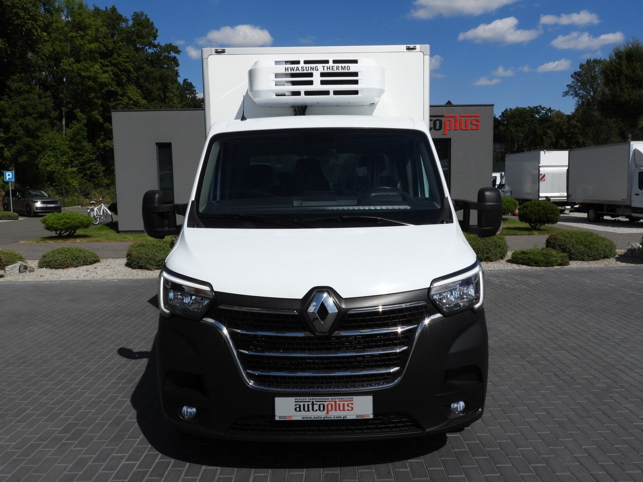 RENAULT MASTER REGRIGERATOR BOX 0*C LIFT 8 PALLETS POWER SUPPLY 230V CRUISE CONTROL LED LIGHTS TWIN WHEELS AIR CONDITIONING 165HP - Refrigerated van: picture 5 RENAULT MASTER REGRIGERATOR BOX 0*C LIFT 8 PALLETS POWER SUPPLY 230V CRUISE CONTROL LED LIGHTS TWIN WHEELS AIR CONDITIONING 165HP - Refrigerated van: picture 5