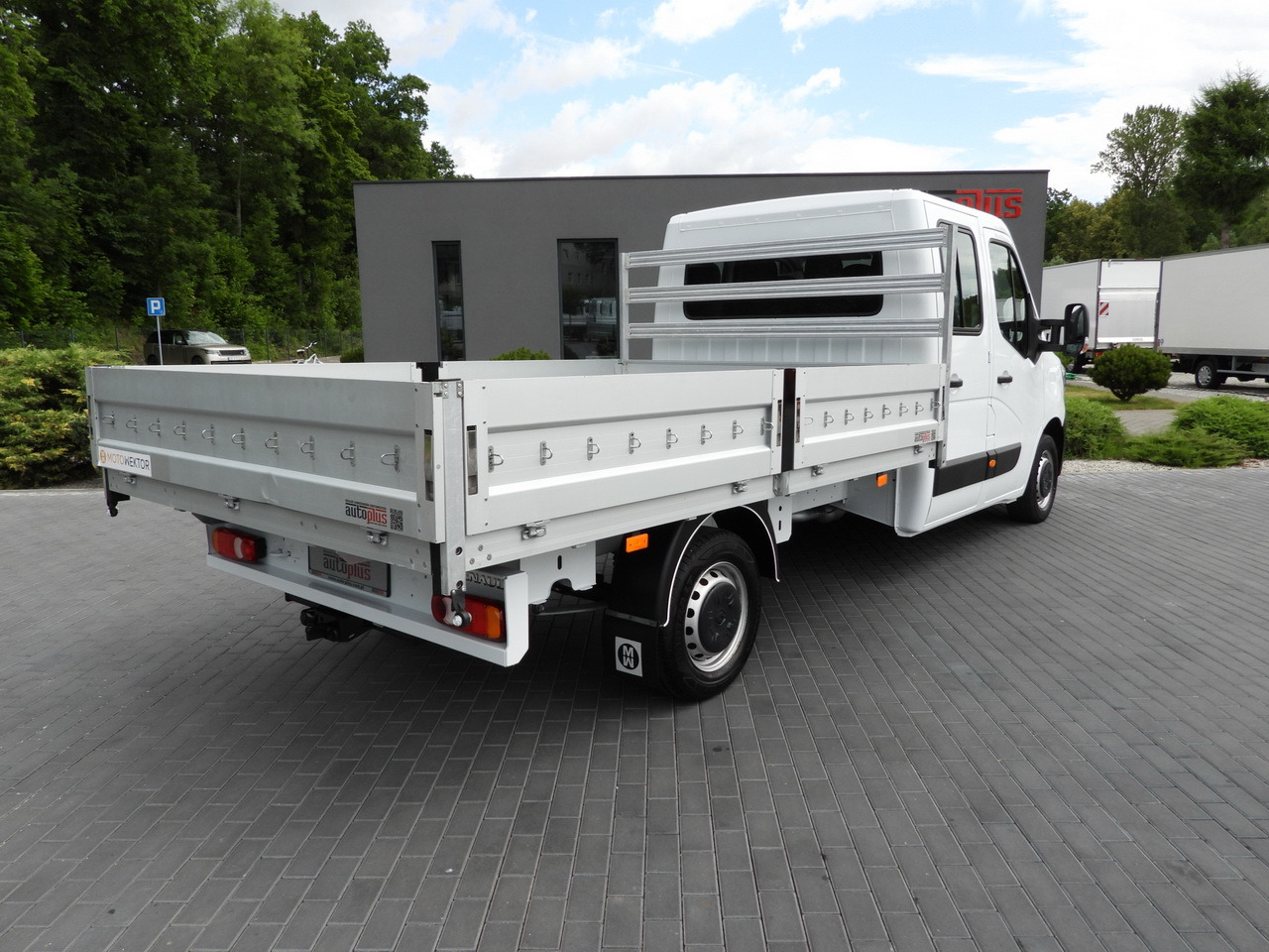 RENAULT MASTER STAKE BODY DOUBLE CABIN DOKA 7 SEATS LED LIGHTS AIR CONDITIONING 145HP - Flatbed van: picture 3 RENAULT MASTER STAKE BODY DOUBLE CABIN DOKA 7 SEATS LED LIGHTS AIR CONDITIONING 145HP - Flatbed van: picture 3