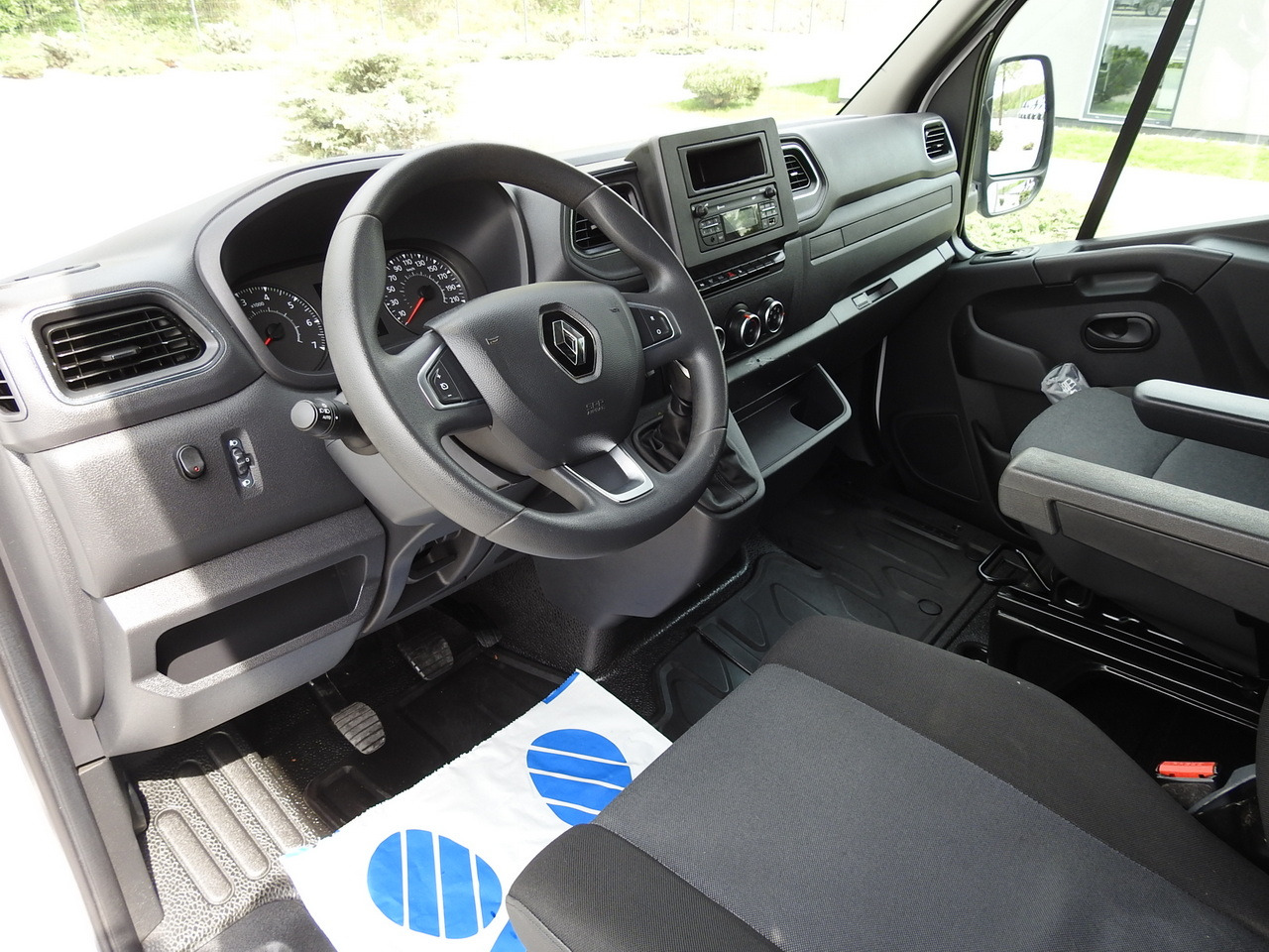 RENAULT MASTER TARPAULIN 10 PALLETS WEBASTO CRUISE CONTROL AIR CONDITIONING LED LIGHTS PNEUMATICS 165HP - Curtain side van: picture 2 RENAULT MASTER TARPAULIN 10 PALLETS WEBASTO CRUISE CONTROL AIR CONDITIONING LED LIGHTS PNEUMATICS 165HP - Curtain side van: picture 2