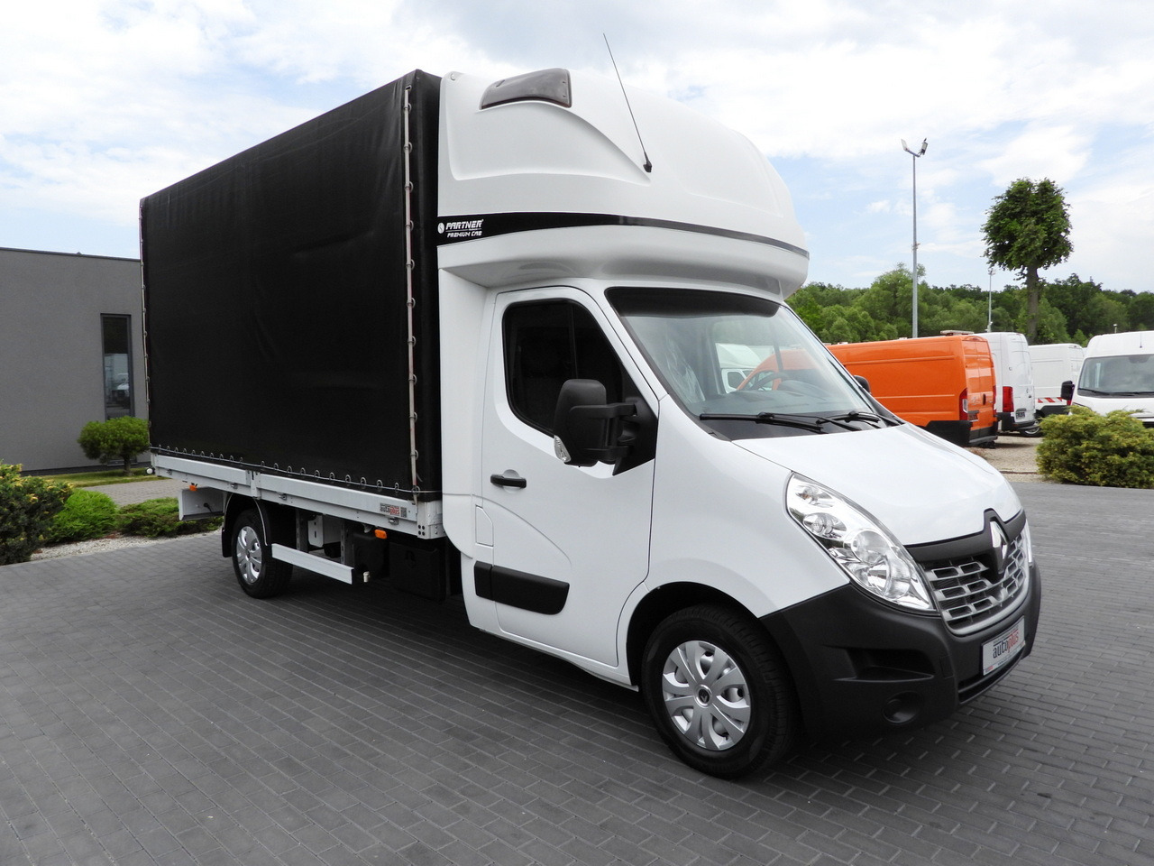 RENAULT MASTER TARPAULIN 8 PALLETS WEBASTO CRUISE CONTROL PNEUMATICS AIR CONDITIONING 170HP - Curtain side van: picture 4 RENAULT MASTER TARPAULIN 8 PALLETS WEBASTO CRUISE CONTROL PNEUMATICS AIR CONDITIONING 170HP - Curtain side van: picture 4