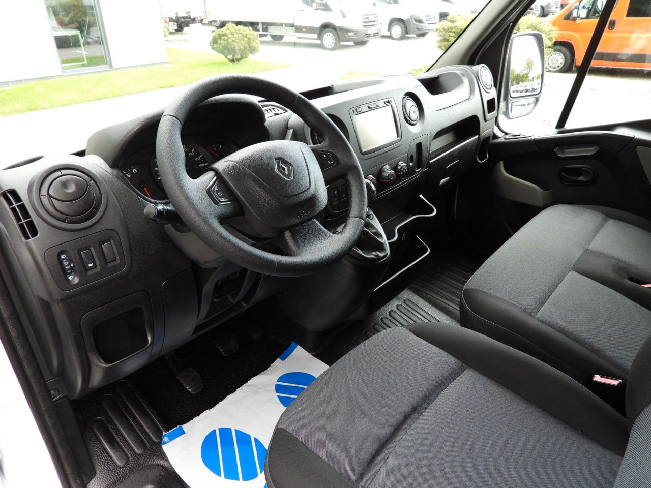 Renault MASTER PRITSCHE DOPPELKABINE DOKA 7 SITZE - Flatbed van, Combi van: picture 2 Renault MASTER PRITSCHE DOPPELKABINE DOKA 7 SITZE - Flatbed van, Combi van: picture 2