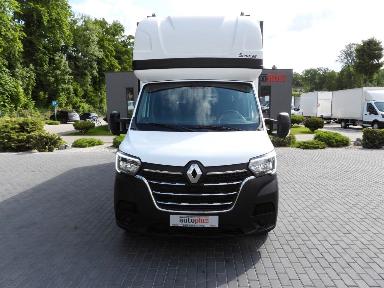 Renault MASTER PRITSCHE PLANE 10 PALETTEN WEBASTO A/C - Curtain side van: picture 5 Renault MASTER PRITSCHE PLANE 10 PALETTEN WEBASTO A/C - Curtain side van: picture 5