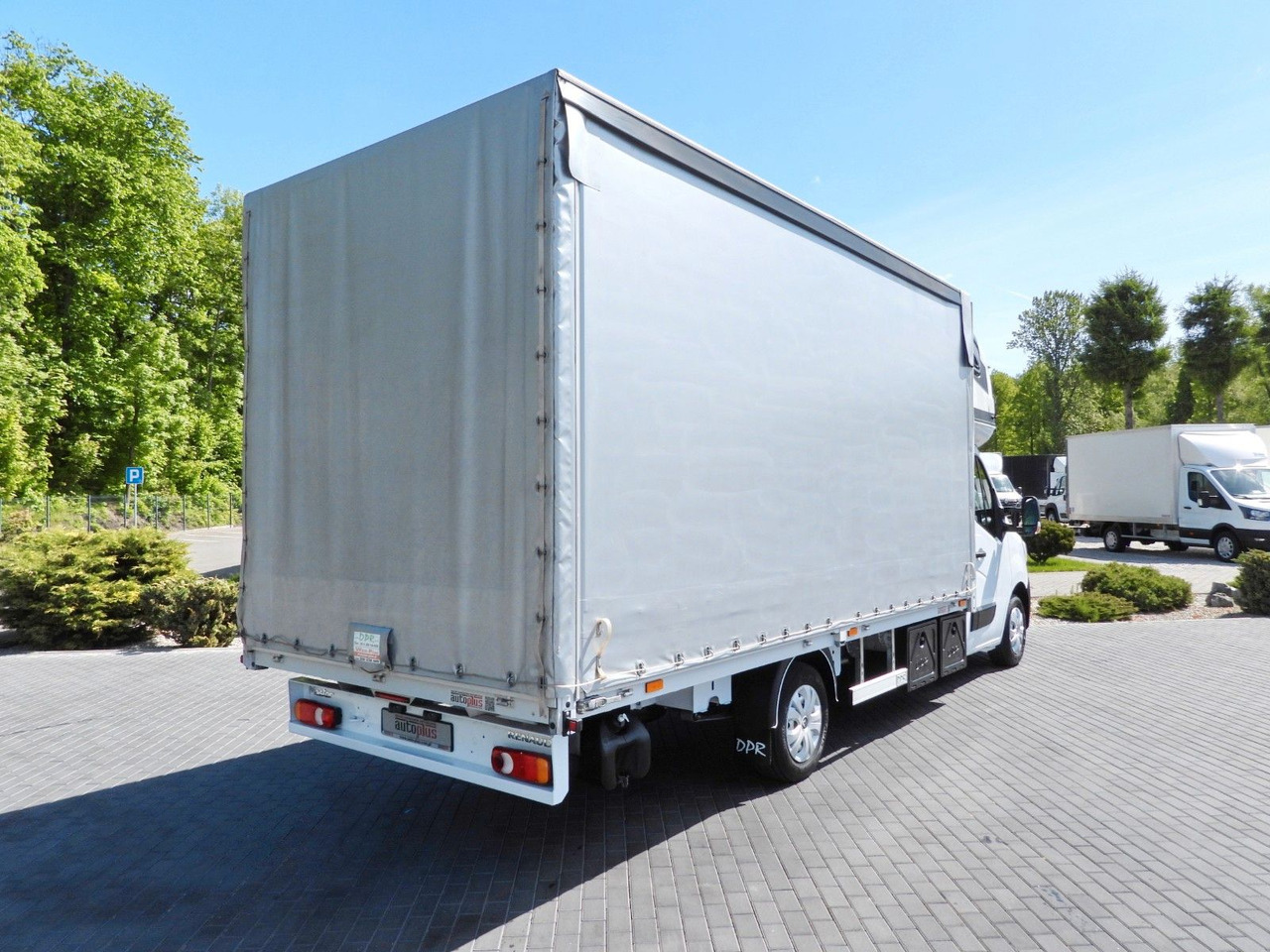 Renault MASTER PRITSCHE PLANE 10 PALETTEN WEBASTO A/C - Curtain side van: picture 3 Renault MASTER PRITSCHE PLANE 10 PALETTEN WEBASTO A/C - Curtain side van: picture 3