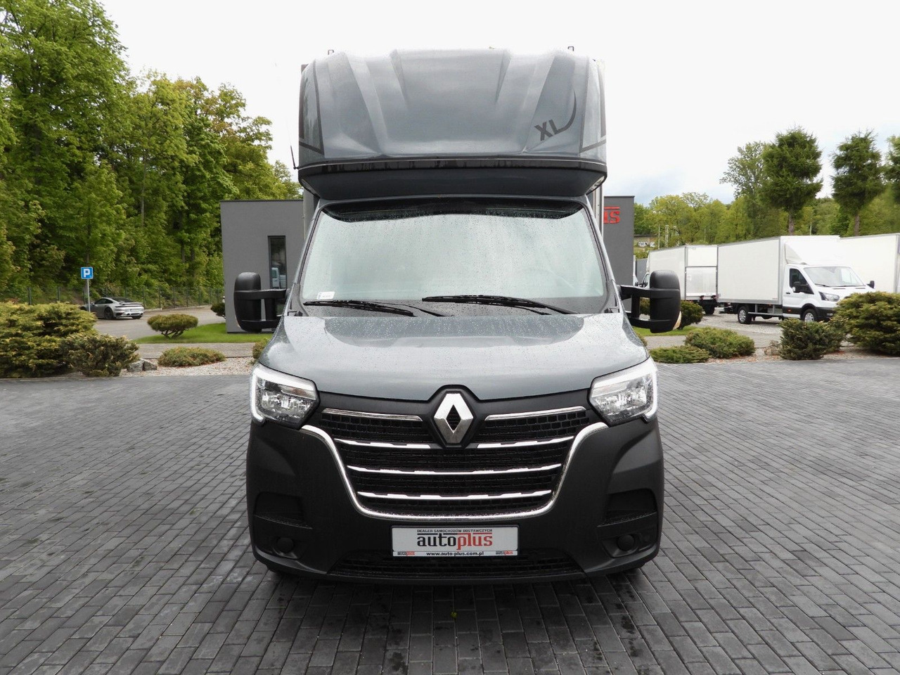 Renault MASTER PRITSCHE PLANE 10 PALETTEN WEBASTO A/C - Curtain side van: picture 5 Renault MASTER PRITSCHE PLANE 10 PALETTEN WEBASTO A/C - Curtain side van: picture 5