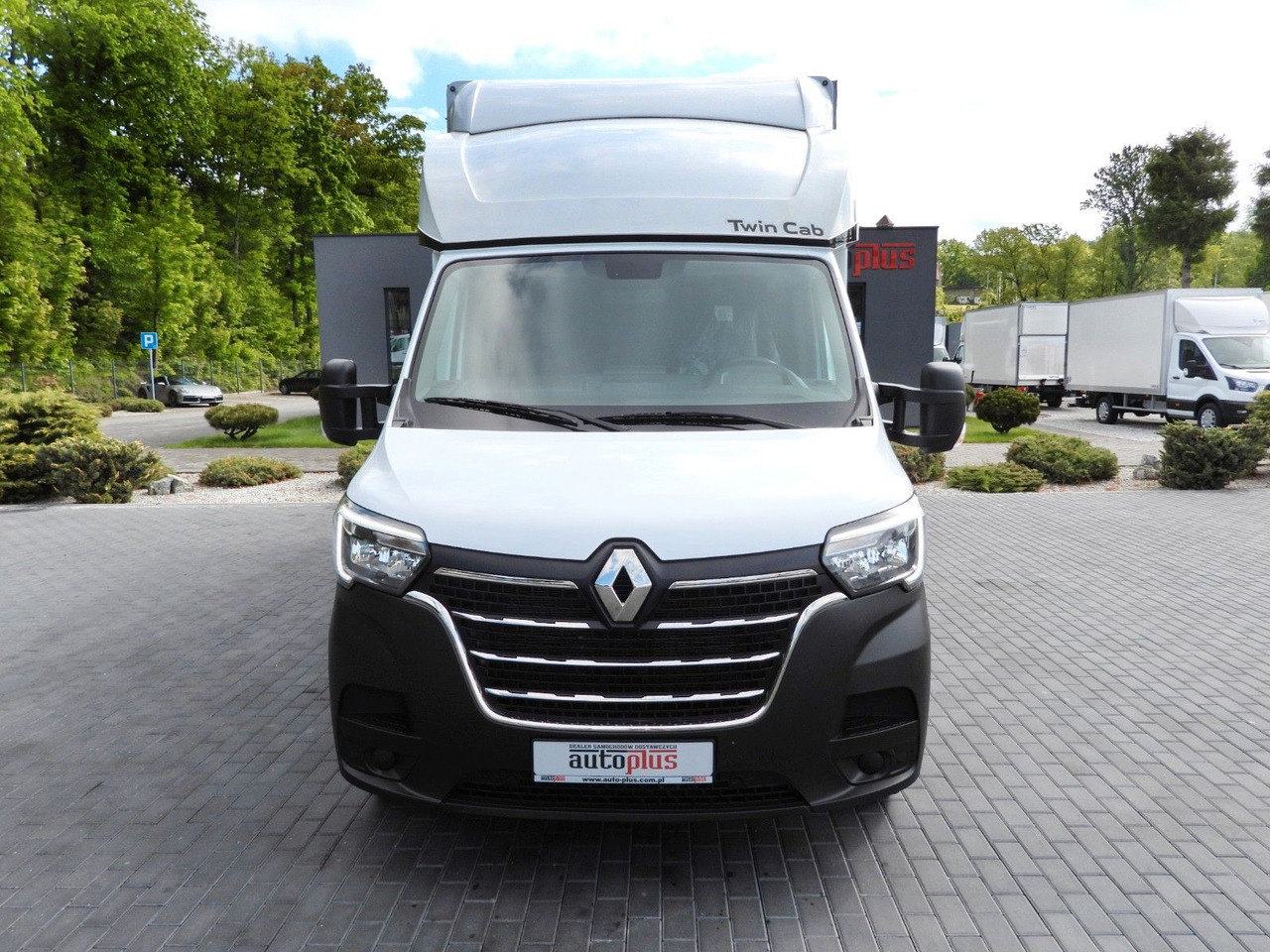 Renault MASTER PRITSCHE PLANE 8 PALETTEN TEMPOMAT A/C - Curtain side van, Combi van: picture 5 Renault MASTER PRITSCHE PLANE 8 PALETTEN TEMPOMAT A/C - Curtain side van, Combi van: picture 5