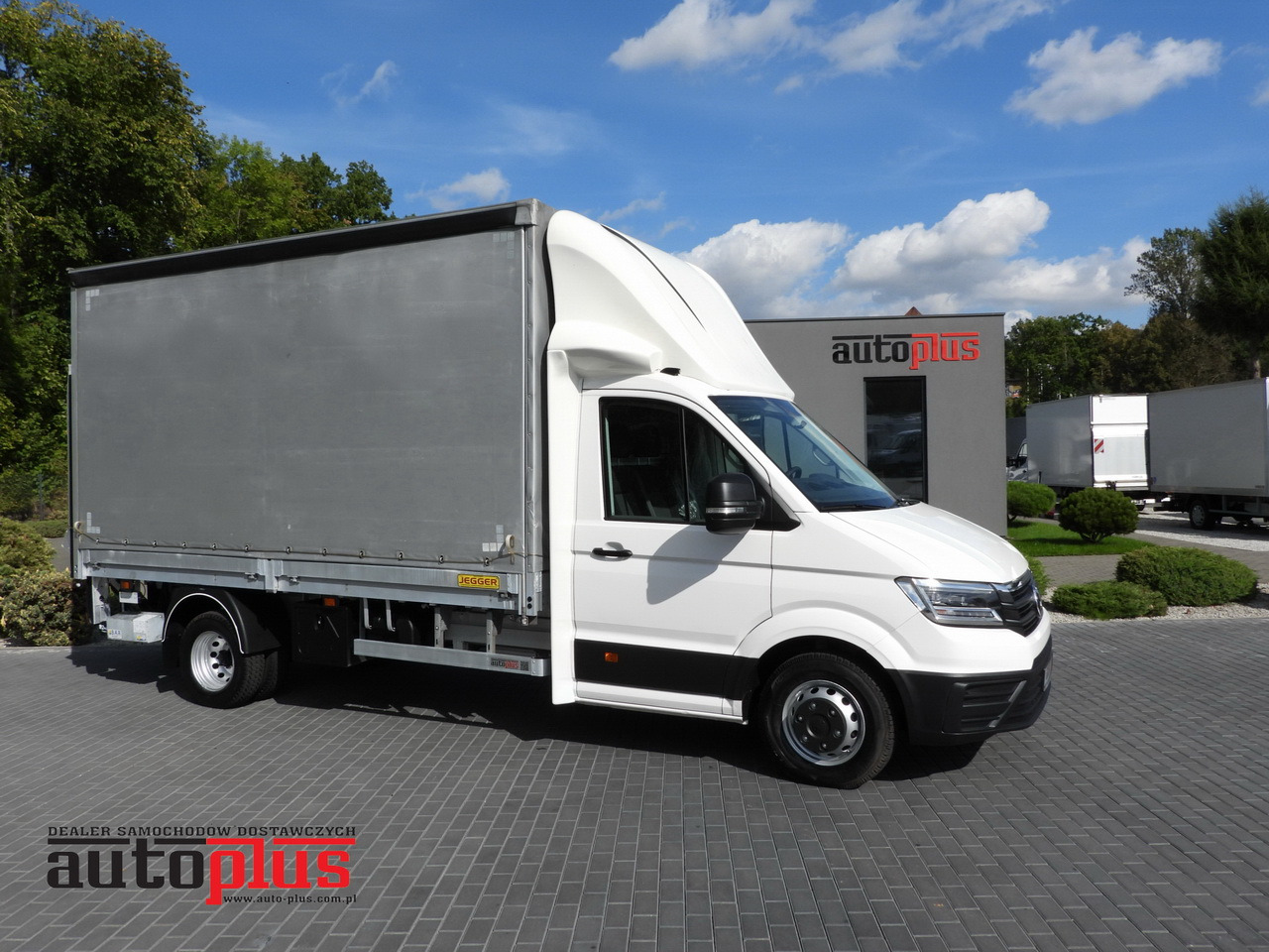 VOLKSWAGEN CRAFTER TARPAULIN LIFT 8 PALLETS CRUISE CONTROL LED LIGHTS TWIN WHEELS AIR CONDITIONING  180HP - Curtain side van: picture 1 VOLKSWAGEN CRAFTER TARPAULIN LIFT 8 PALLETS CRUISE CONTROL LED LIGHTS TWIN WHEELS AIR CONDITIONING  180HP - Curtain side van: picture 1