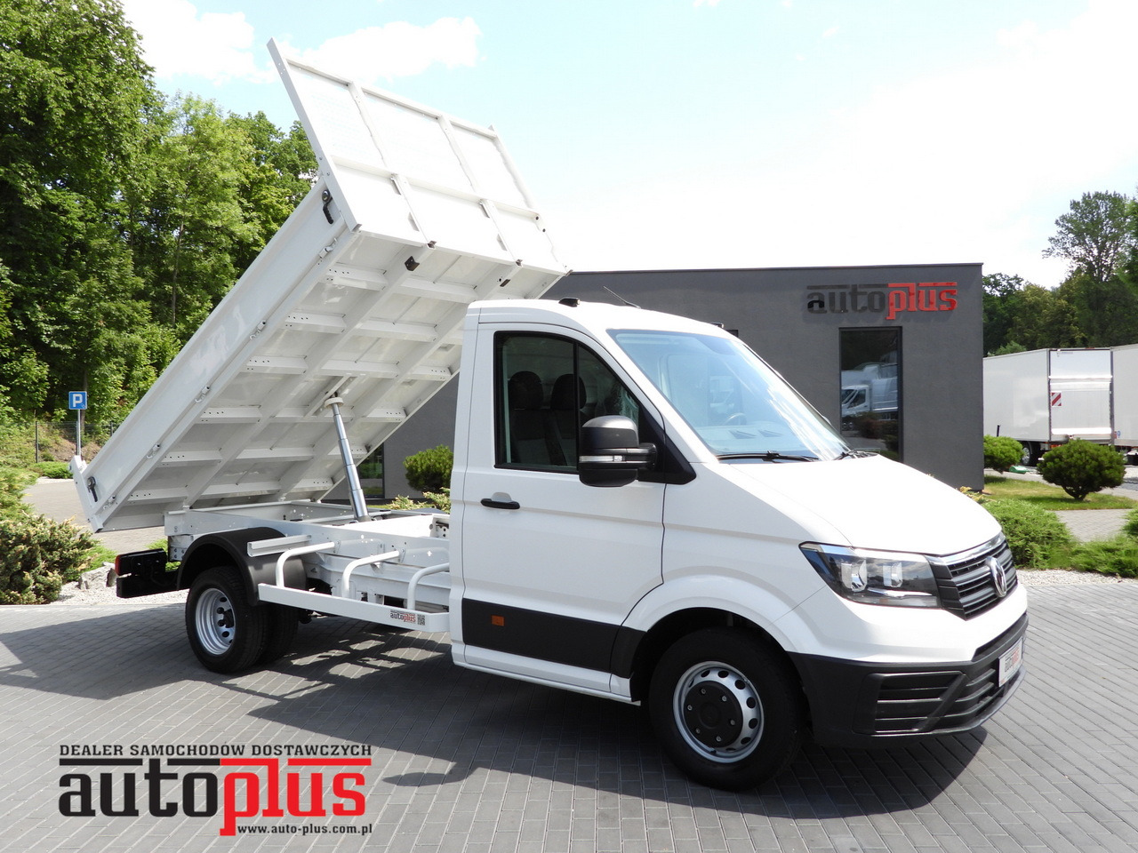 VOLKSWAGEN CRAFTER TIPPER CRUISE CONTROL TWIN WHEELS AIR CONDITIONING 180HP - Tipper van: picture 1 VOLKSWAGEN CRAFTER TIPPER CRUISE CONTROL TWIN WHEELS AIR CONDITIONING 180HP - Tipper van: picture 1