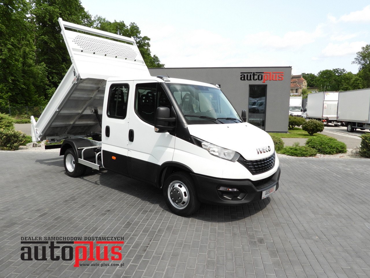 IVECO DAILY 35C14 TIPPER DOUBLE CABIN DOKA 6 SEATS CRUISE CONTROL TWIN WHEELS AIR CONDITIONING 140HP - Van: picture 1 IVECO DAILY 35C14 TIPPER DOUBLE CABIN DOKA 6 SEATS CRUISE CONTROL TWIN WHEELS AIR CONDITIONING 140HP - Van: picture 1