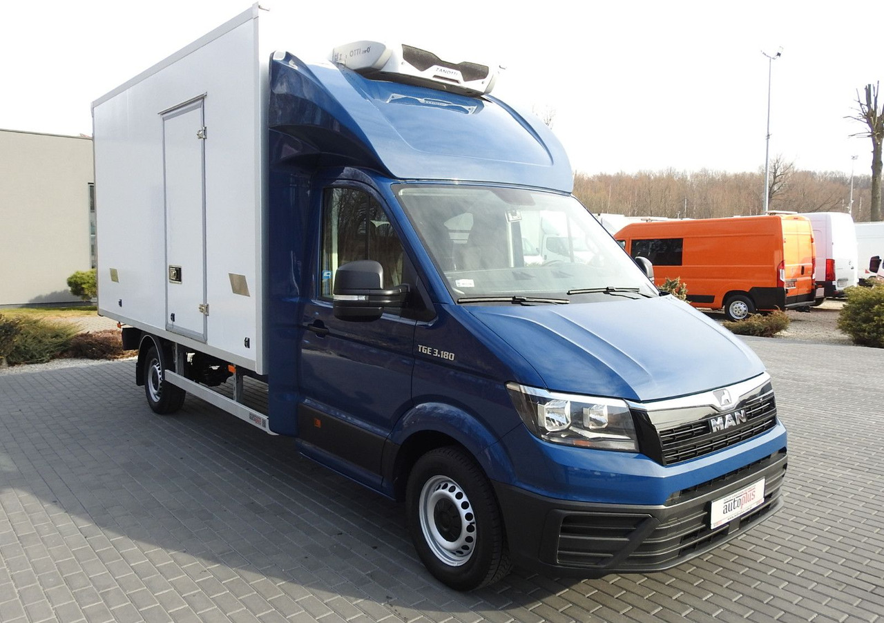 Volkswagen CRAFTER KÜHLKOFFER -5*C 8 PALETTEN HEIZFUNKTION - Refrigerated van: picture 4 Volkswagen CRAFTER KÜHLKOFFER -5*C 8 PALETTEN HEIZFUNKTION - Refrigerated van: picture 4