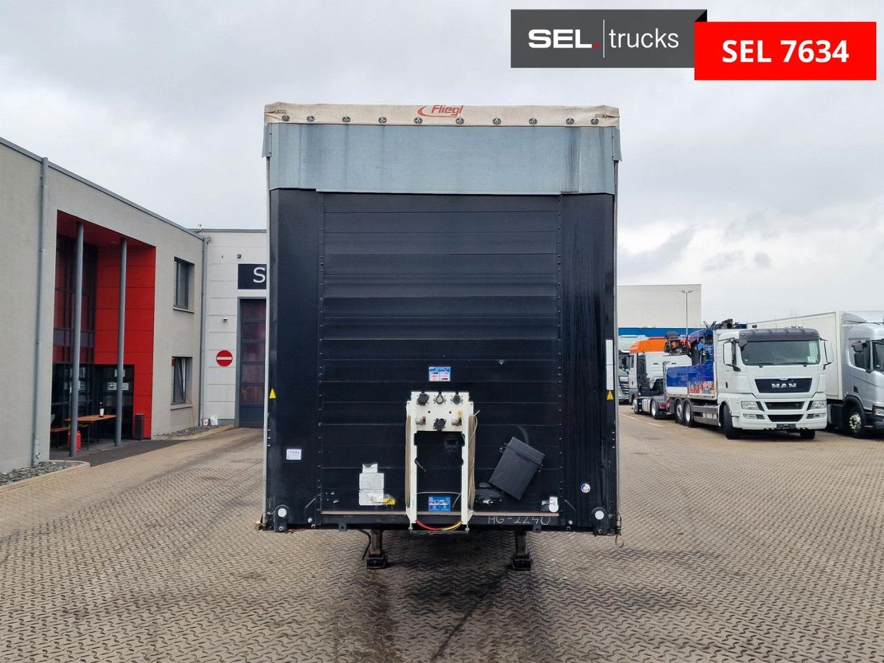 Fliegl SZS320 / Hubdach / EDSCHA / Mega - Curtainsider semi-trailer: picture 2 Fliegl SZS320 / Hubdach / EDSCHA / Mega - Curtainsider semi-trailer: picture 2