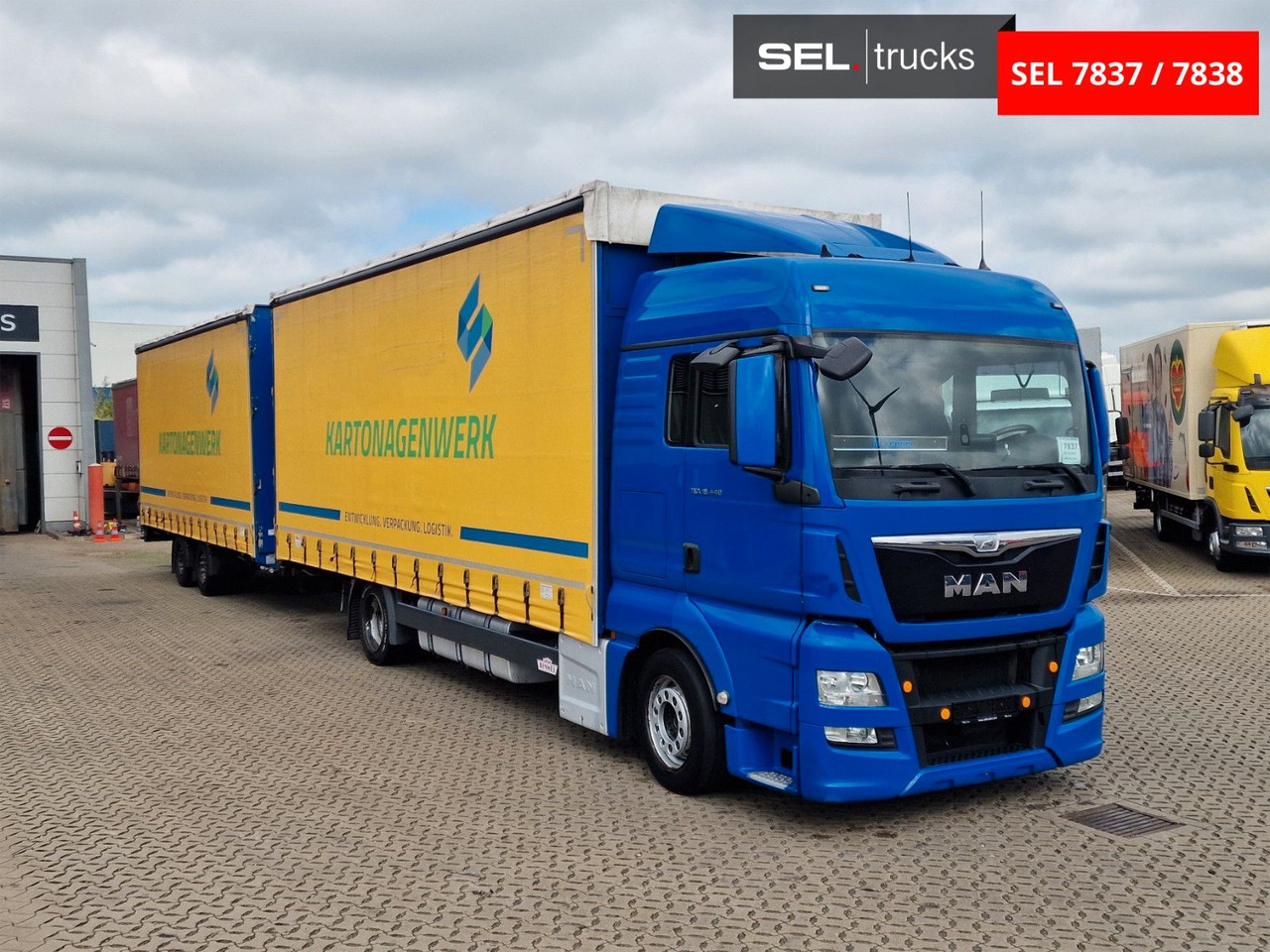 MAN TGX 18.440 4X2 LL-U/ Intarder /Hubdach/Durchlade - Curtainsider truck: picture 3 MAN TGX 18.440 4X2 LL-U/ Intarder /Hubdach/Durchlade - Curtainsider truck: picture 3