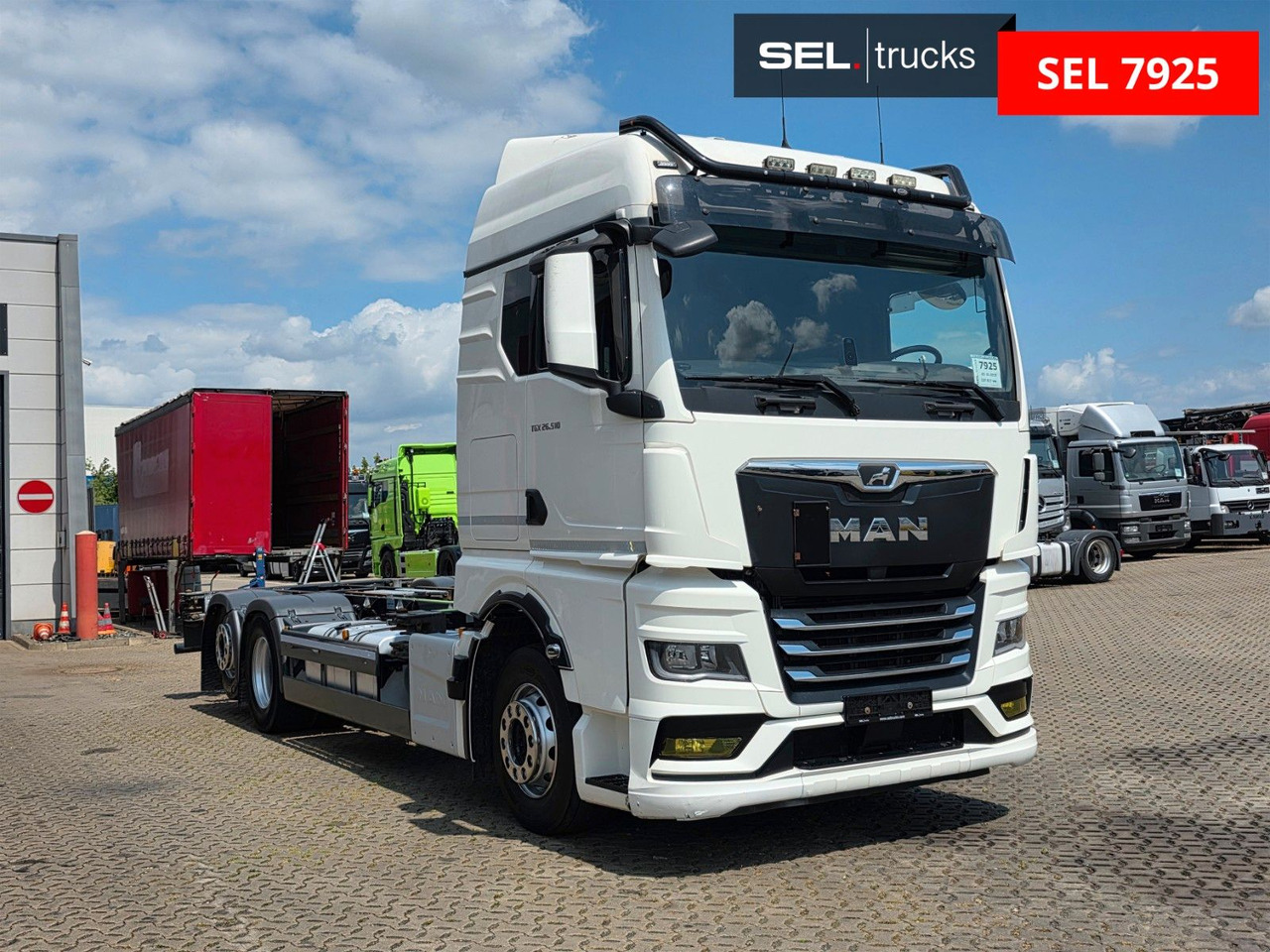 MAN TGX 26.510 6x2-2 LL CH / ZF Intarder / Liftachse - Container transporter/ Swap body truck: picture 3 MAN TGX 26.510 6x2-2 LL CH / ZF Intarder / Liftachse - Container transporter/ Swap body truck: picture 3