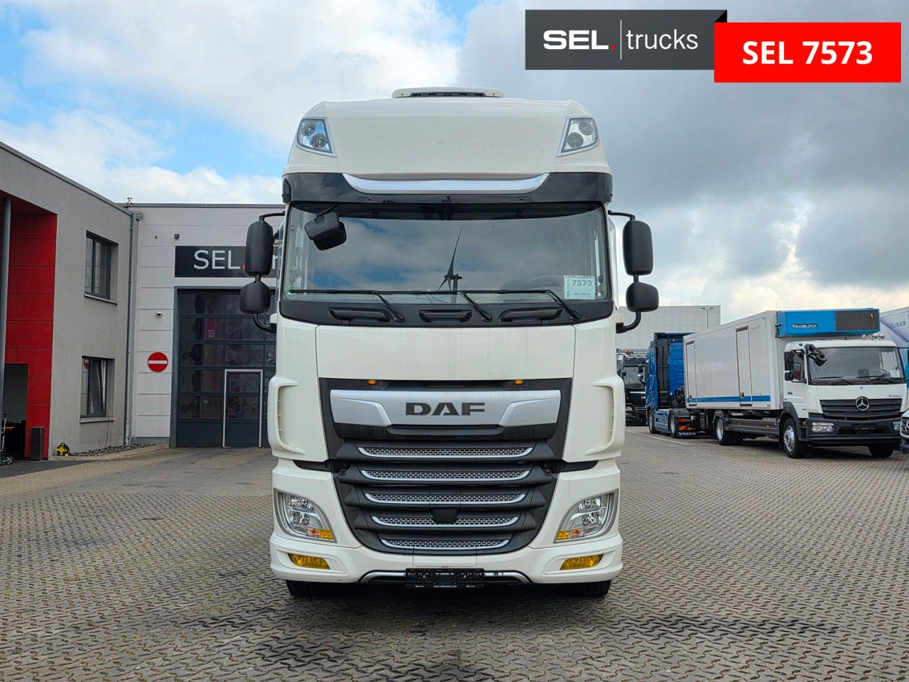 DAF XF 530 FT / ZF Intarder / Standklimaanlage / 6D - Tractor unit: picture 2 DAF XF 530 FT / ZF Intarder / Standklimaanlage / 6D - Tractor unit: picture 2
