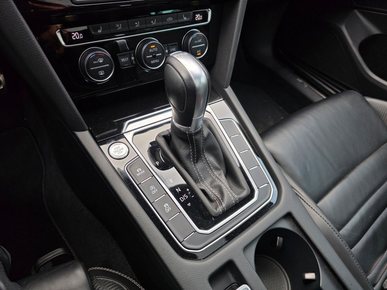 Estate car Volkswagen Passat Variant Highline BMT/Start-Stopp: picture 32