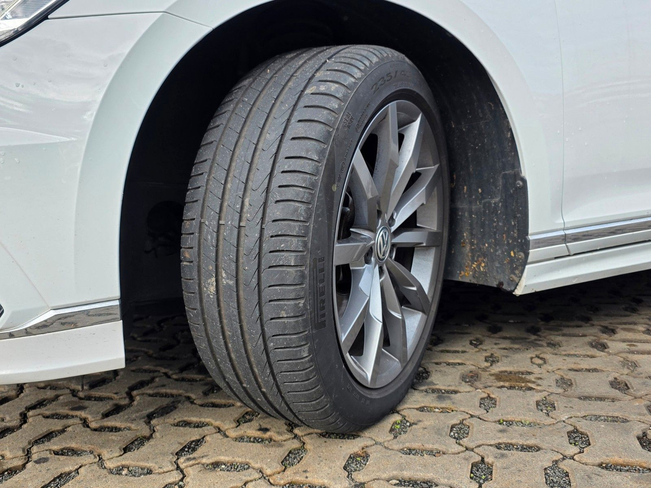 Estate car Volkswagen Passat Variant Highline BMT/Start-Stopp: picture 36