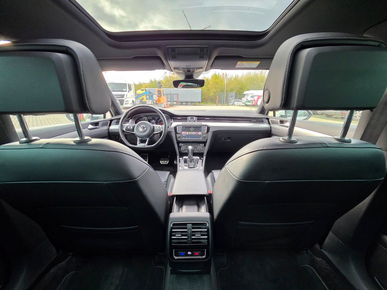 Estate car Volkswagen Passat Variant Highline BMT/Start-Stopp: picture 24