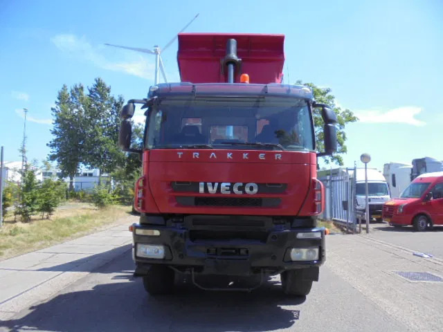 Iveco Trakker 340T41 8X4 KIPPER - Tipper: picture 2 Iveco Trakker 340T41 8X4 KIPPER - Tipper: picture 2