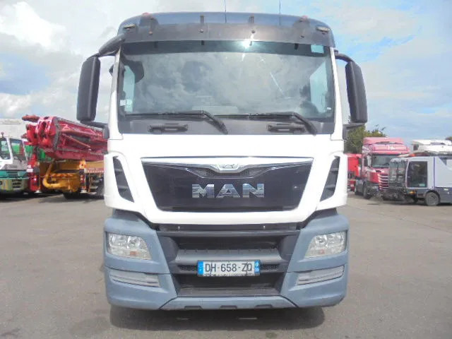 MAN TGS 33.440 ZAND ZUIGER - Vacuum truck: picture 2 MAN TGS 33.440 ZAND ZUIGER - Vacuum truck: picture 2