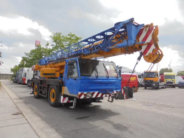 PPM ATT 350 4X4X4 - All terrain crane: picture 3 PPM ATT 350 4X4X4 - All terrain crane: picture 3