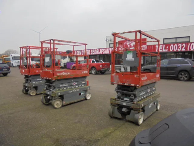 Skyjack SJ III 3219 - Scissor lift: picture 4 Skyjack SJ III 3219 - Scissor lift: picture 4