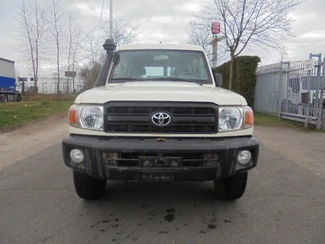 Toyota Land Cruiser HZJ76 + HZJ78L + PICKUP 4WD EXPORT OUT EU ONLY - Car: picture 2 Toyota Land Cruiser HZJ76 + HZJ78L + PICKUP 4WD EXPORT OUT EU ONLY - Car: picture 2