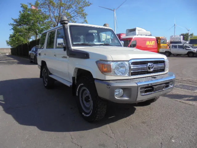 Toyota Land Cruiser HZJ76L 4X4 EXPORT OUTSIDE EU ONLY - Car: picture 3 Toyota Land Cruiser HZJ76L 4X4 EXPORT OUTSIDE EU ONLY - Car: picture 3