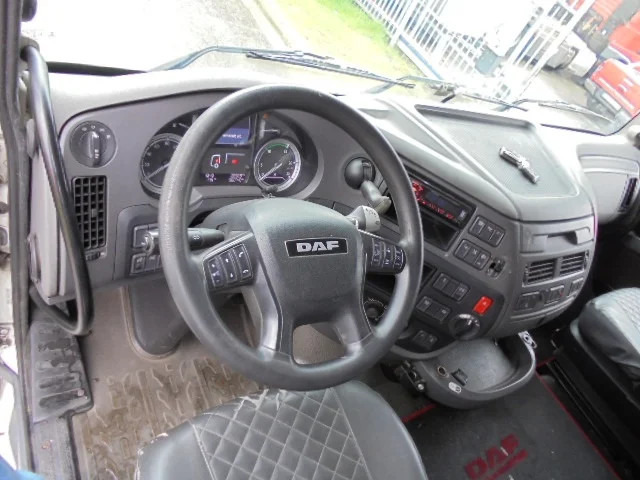 Interior photo 1: Tractor unit DAF XF 460 FT EUR6 Interior photo 1: Tractor unit DAF XF 460 FT EUR6
