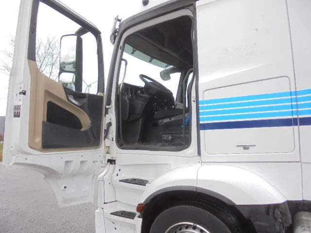 Tractor unit Mercedes-Benz Actros 1840 LS NL TRUCK: picture 8 Tractor unit Mercedes-Benz Actros 1840 LS NL TRUCK: picture 8