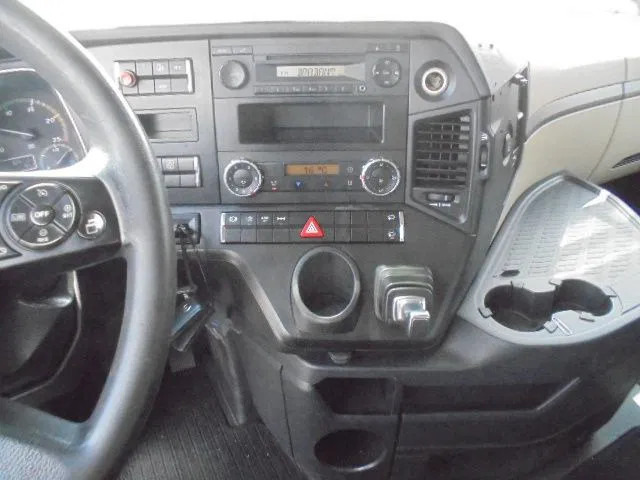 Tractor unit Mercedes-Benz Actros 1842 LS EUR 6: picture 11